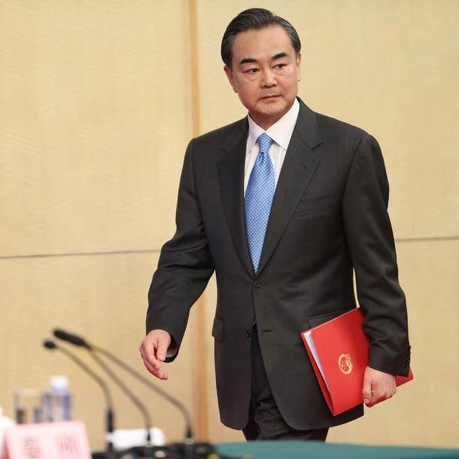 10月12日，外交部发了一条消息，王毅要作为主席特别代表去巴库开亚信峰会，10月
