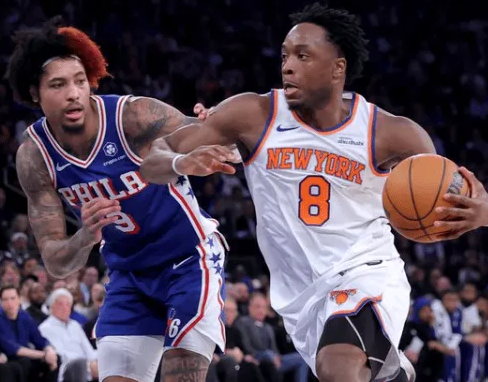NBA季后赛，尼克斯137-98大胜76人，次轮系列赛大比分尼克斯1-0领先76