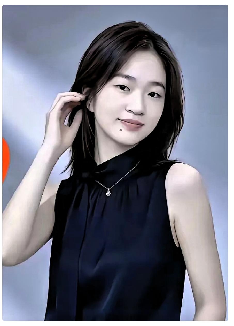 全红婵“不对劲”。不是她以后不比赛了，而是她今年19岁了，居然开始了自己的精致路