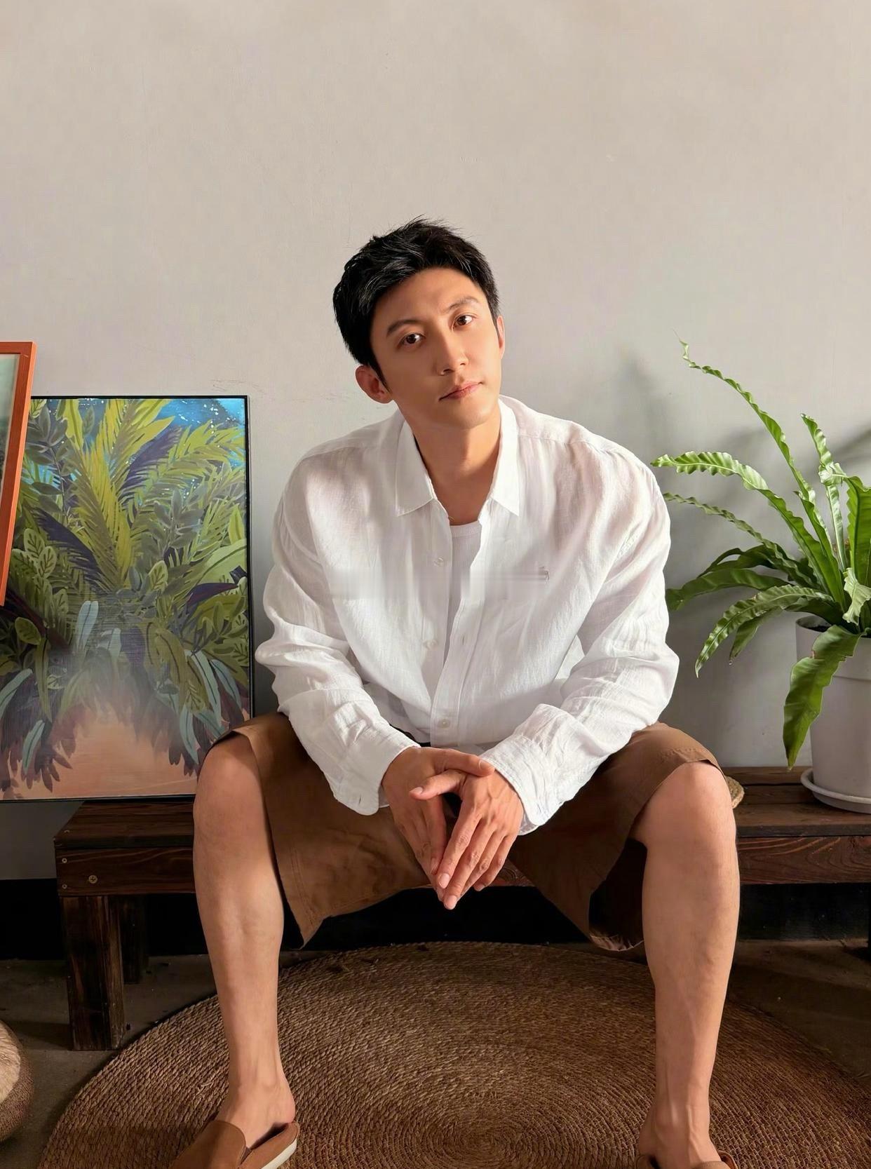 1.林俊杰特别满意自己现在的小女友，家里人再怎么反对他都不太在意，只要两人甜蜜就