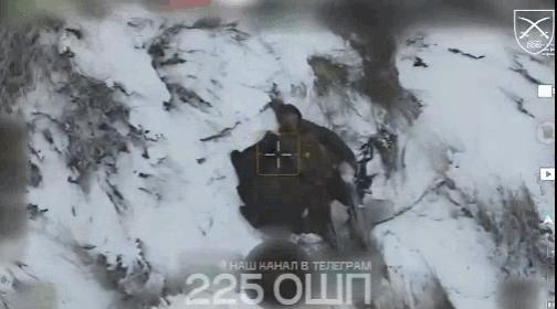 44名俄军士兵没能熬过乌克兰的冬夜，永远躺在了扎波罗热的雪地上，乌克兰第225突