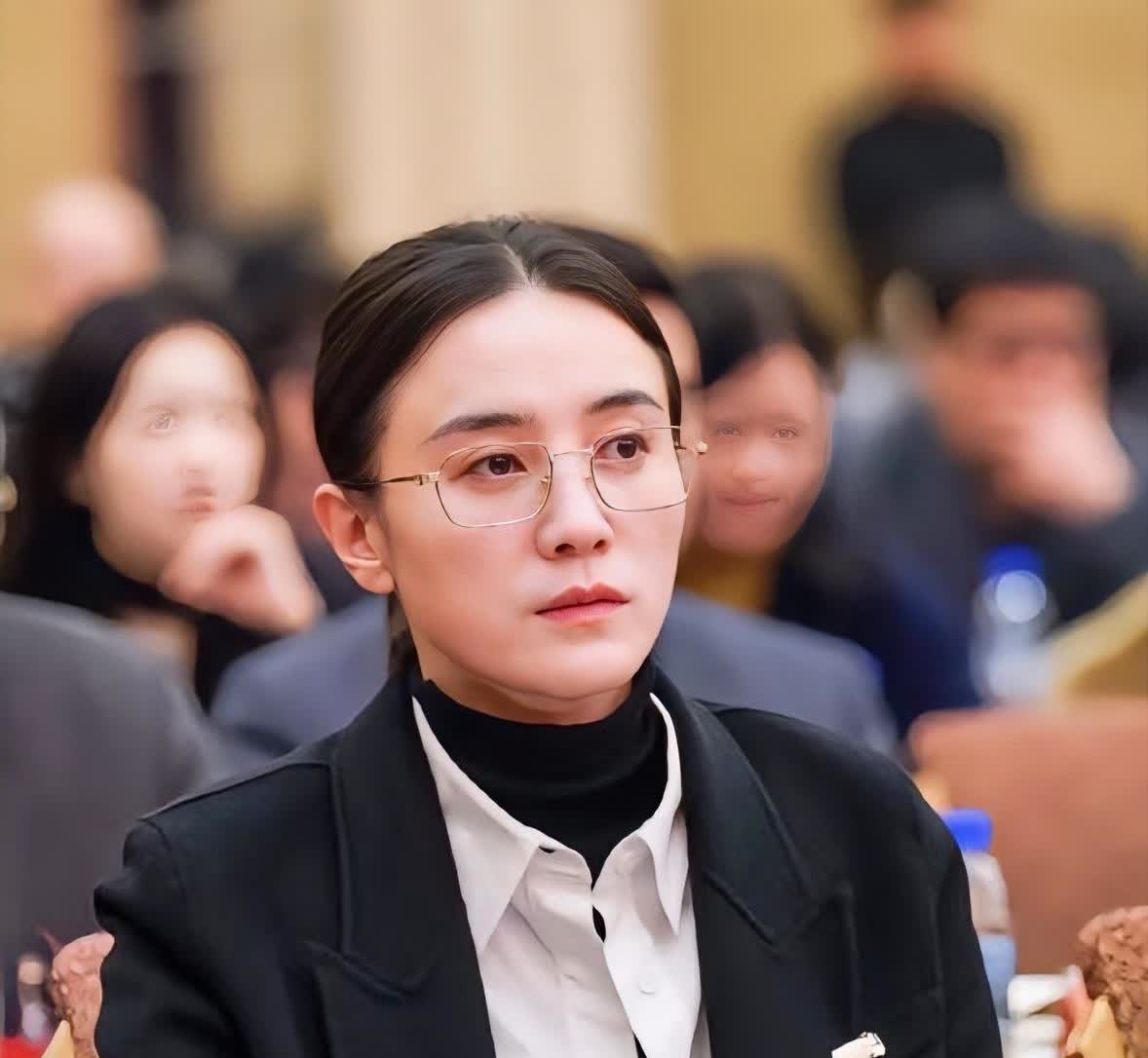 我预料到了宋佳很有内涵，也预料到了职业对她来说是种热爱，但万万没