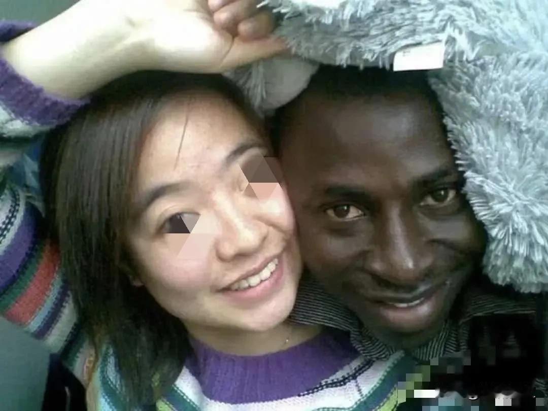 羡慕！某高校黑人留学生竟享受神仙级待遇，本地学子哭晕在六人间厕所！最近刷到某毕