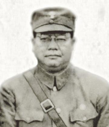 1938年，桂军189师长俘虏了两名日军。看着日军矮小的身材，师长灵机一动，想到