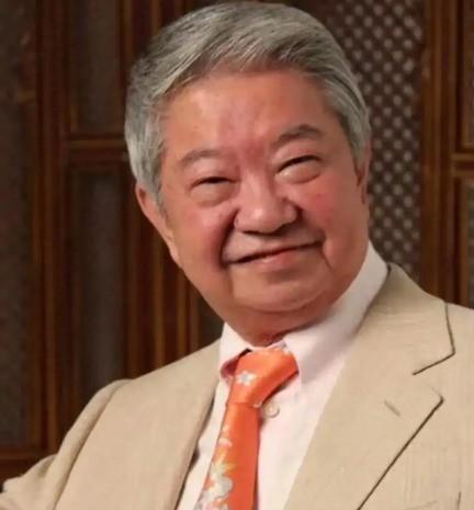蔡澜说：什么是低端家庭？你去他们家吃一顿饭就知道了。所谓的低端家庭，并不是生活困