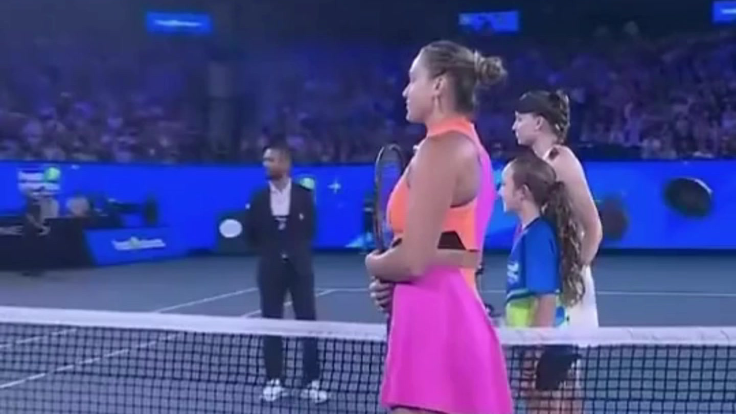 莱巴金娜2-1力克萨巴伦卡，首夺澳网女单冠军创历史