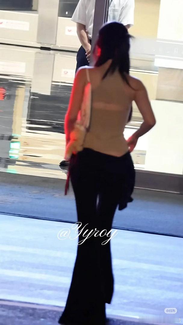 🐟腰臀比真的是天赋吧，放几张感受一下