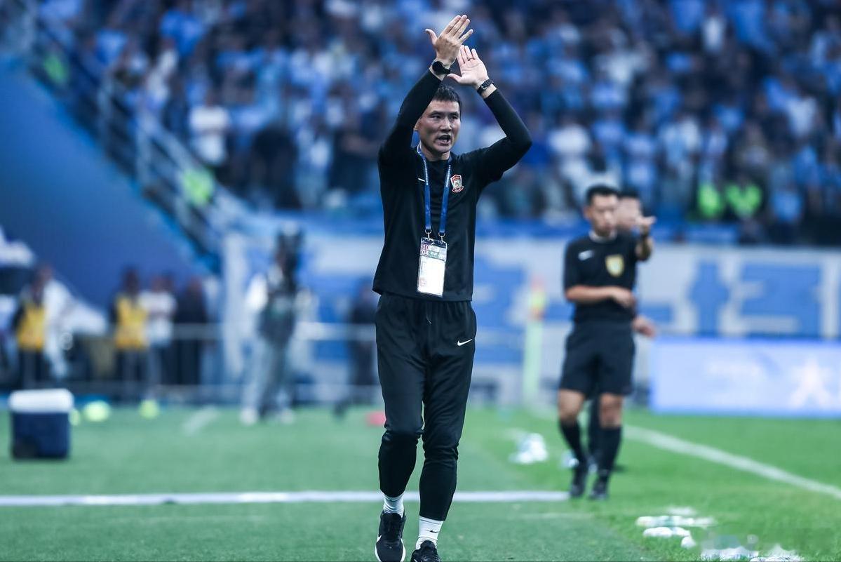 本赛季执教中超的土帅有9位，于根伟、邵佳一、李国旭、李霄鹏是正牌本土主帅，他们带