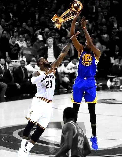 当年杜兰特加盟勇士就是一场彻头彻尾的骗局！在总决赛勇士落后的情况下，勇士管理层