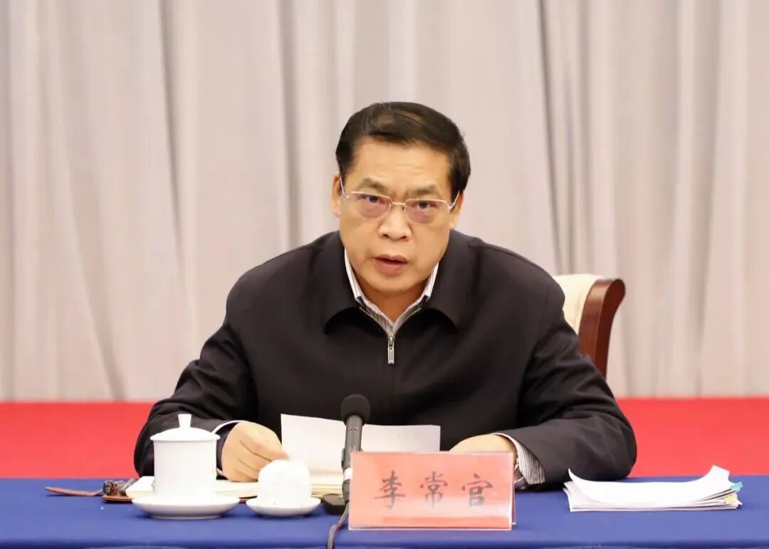 李常官已任民政部党组书记, 曾任广西壮族自治区人民政府副主席、民政部副部长