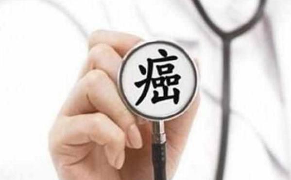 不管男女, 身体出现这4个变化, 表明癌细胞正在加速入侵, 赶紧去医院