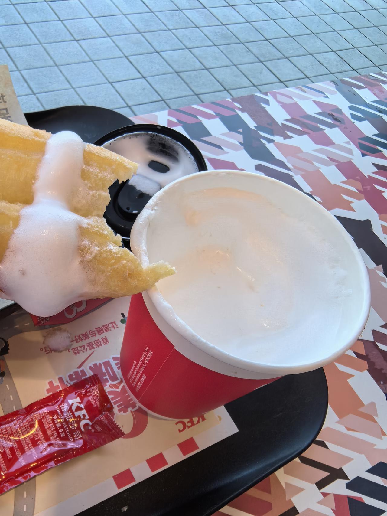 肯德基，早餐，牛奶泡沫太多，调制的，油条，冷冻的，算不算预制菜？