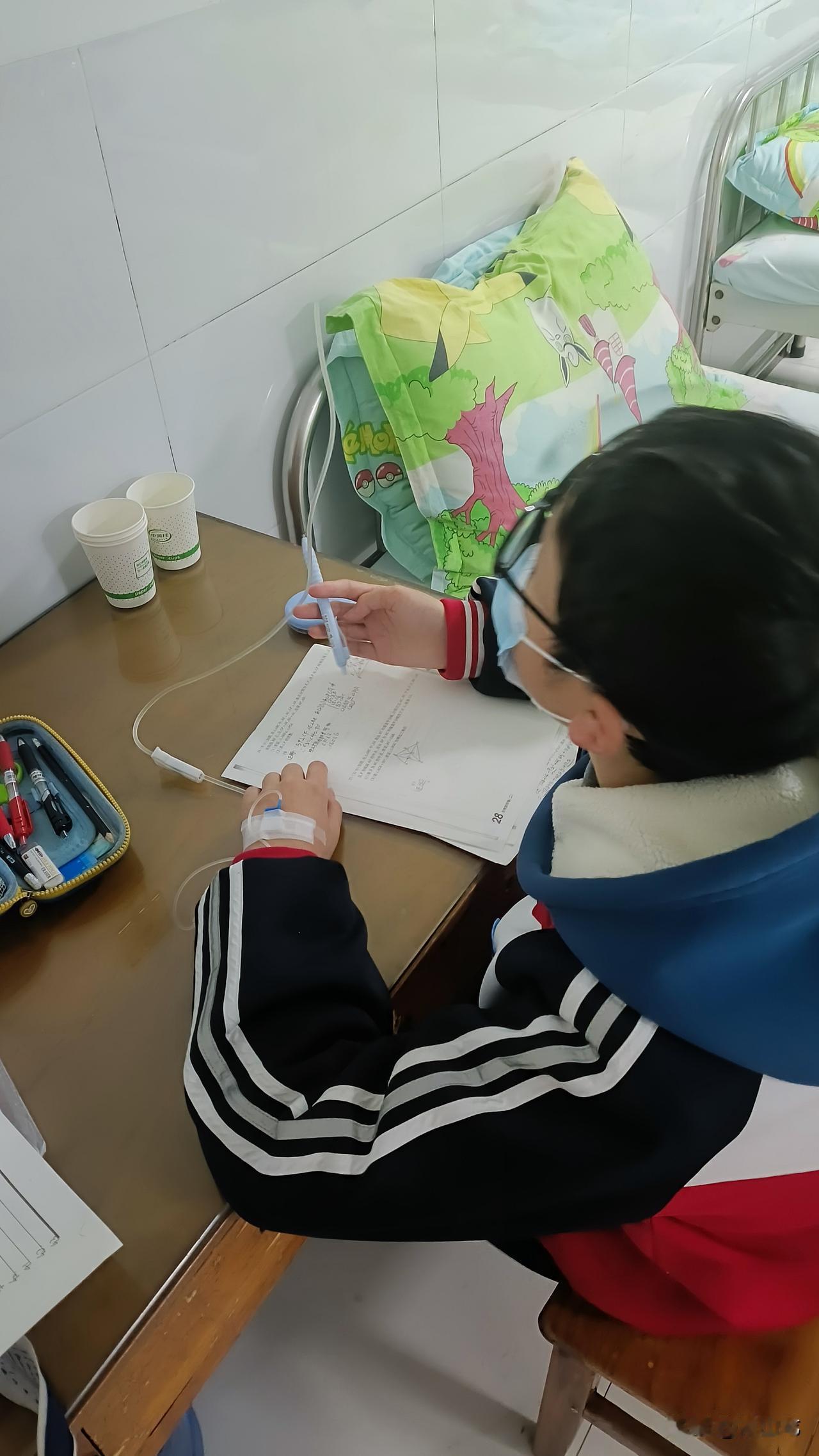 又到周五了，接了儿子我就带他往医院跑，他前两天上呼吸道感染，咳嗽一直不好，但因为