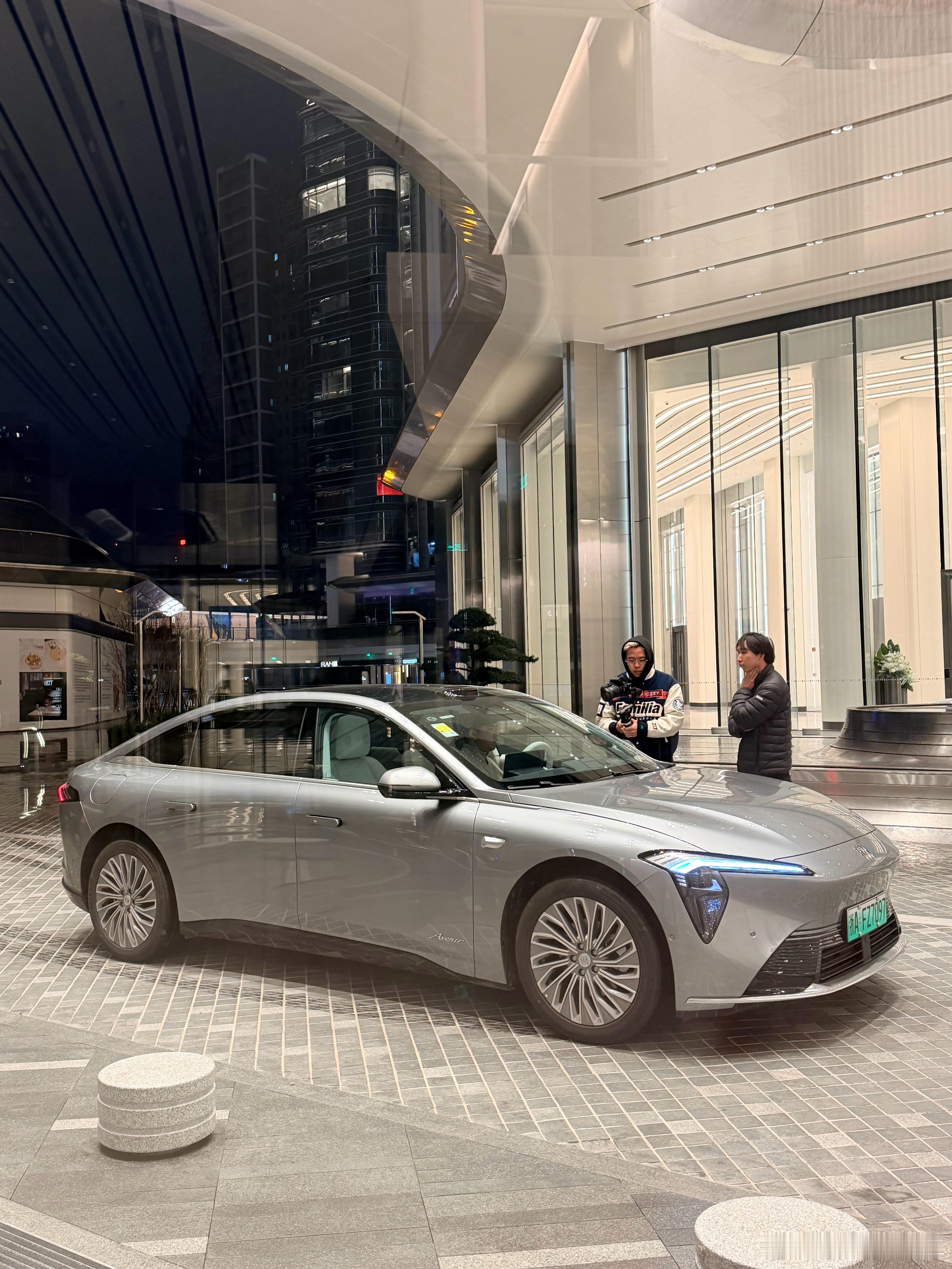 白天拍到午夜！别克至境L7！真是一台舒适且从容的好车呀