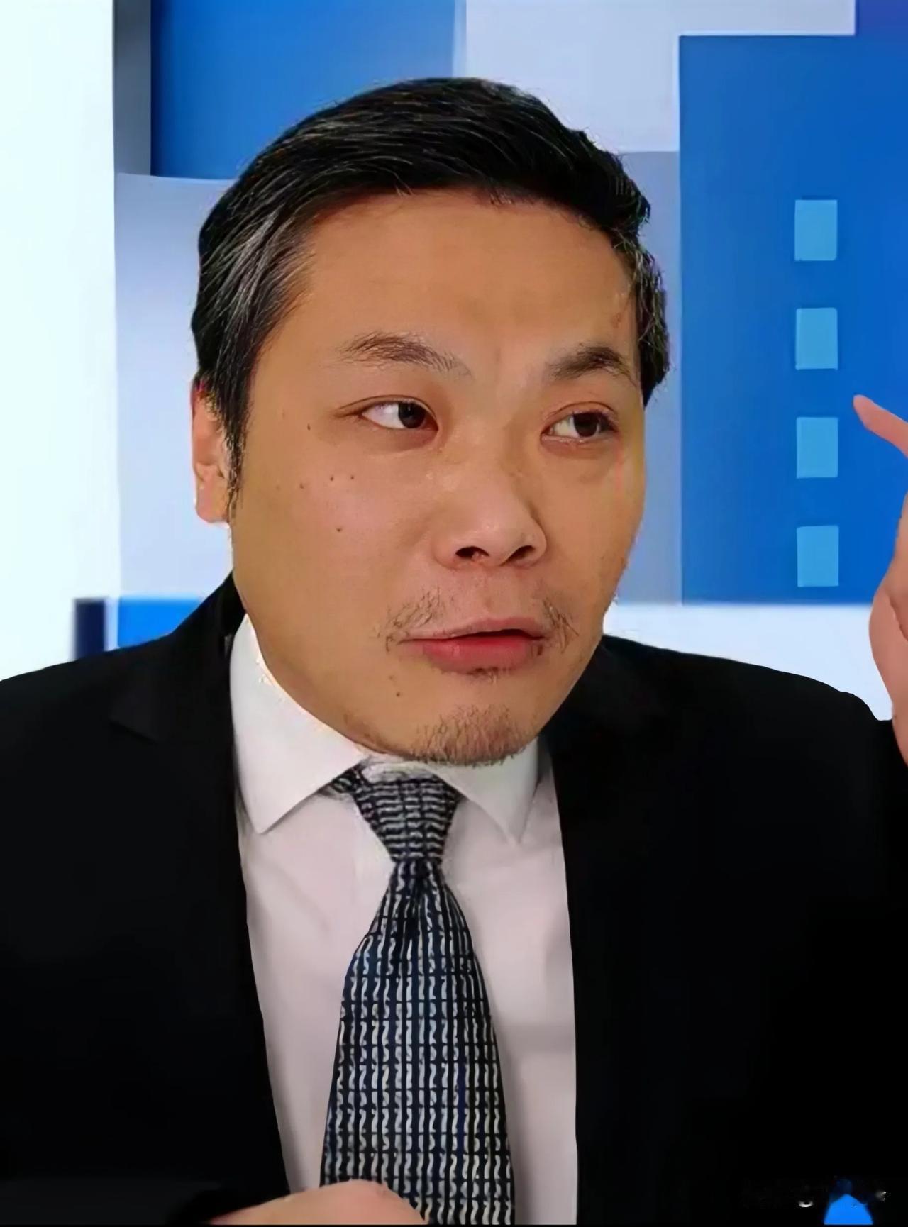 节目中，台湾知名博主卜合礼说，大陆没什么可怕的，军事厉害又怎么样，我的纵向思维可