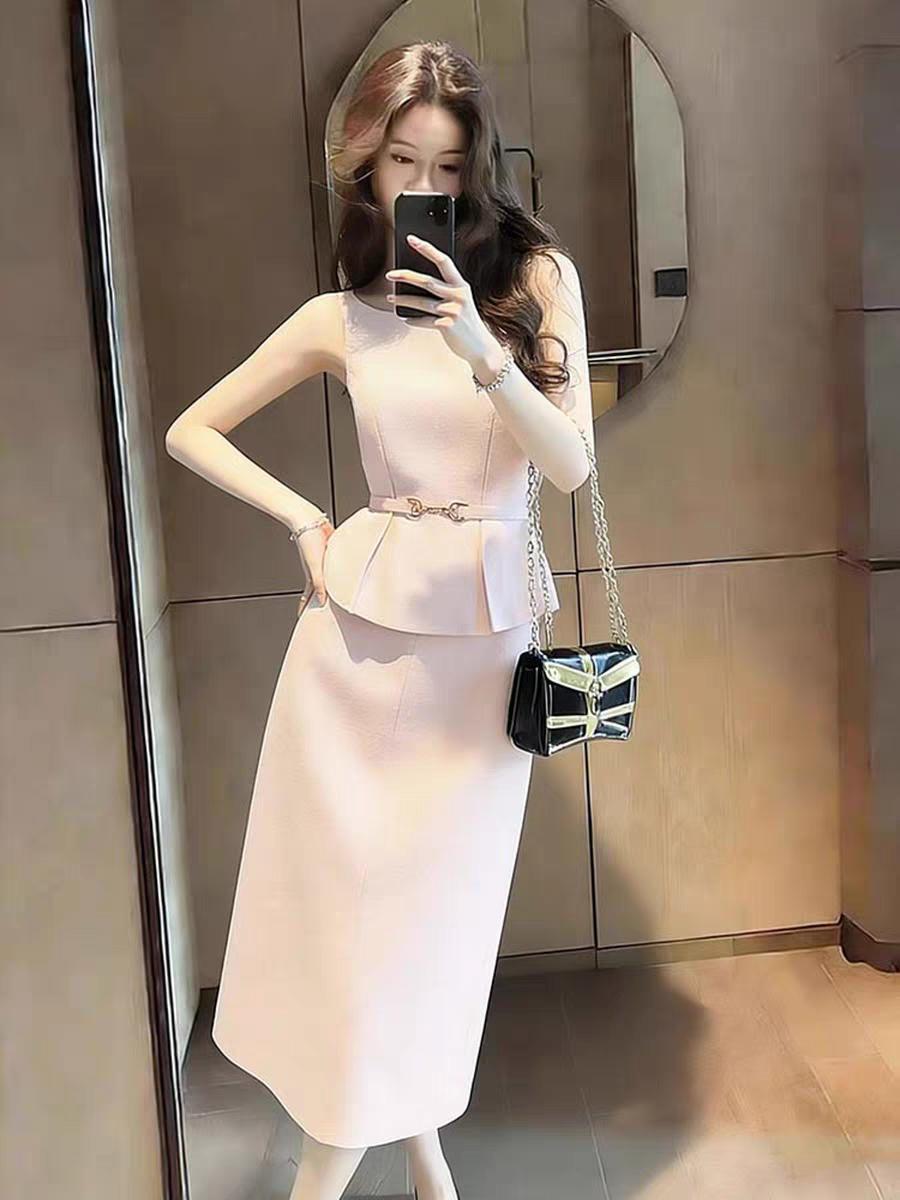 穿漂亮的衣服，做迷人的自己！超漂亮穿搭日常美穿搭30岁的职场女性怎么穿?职