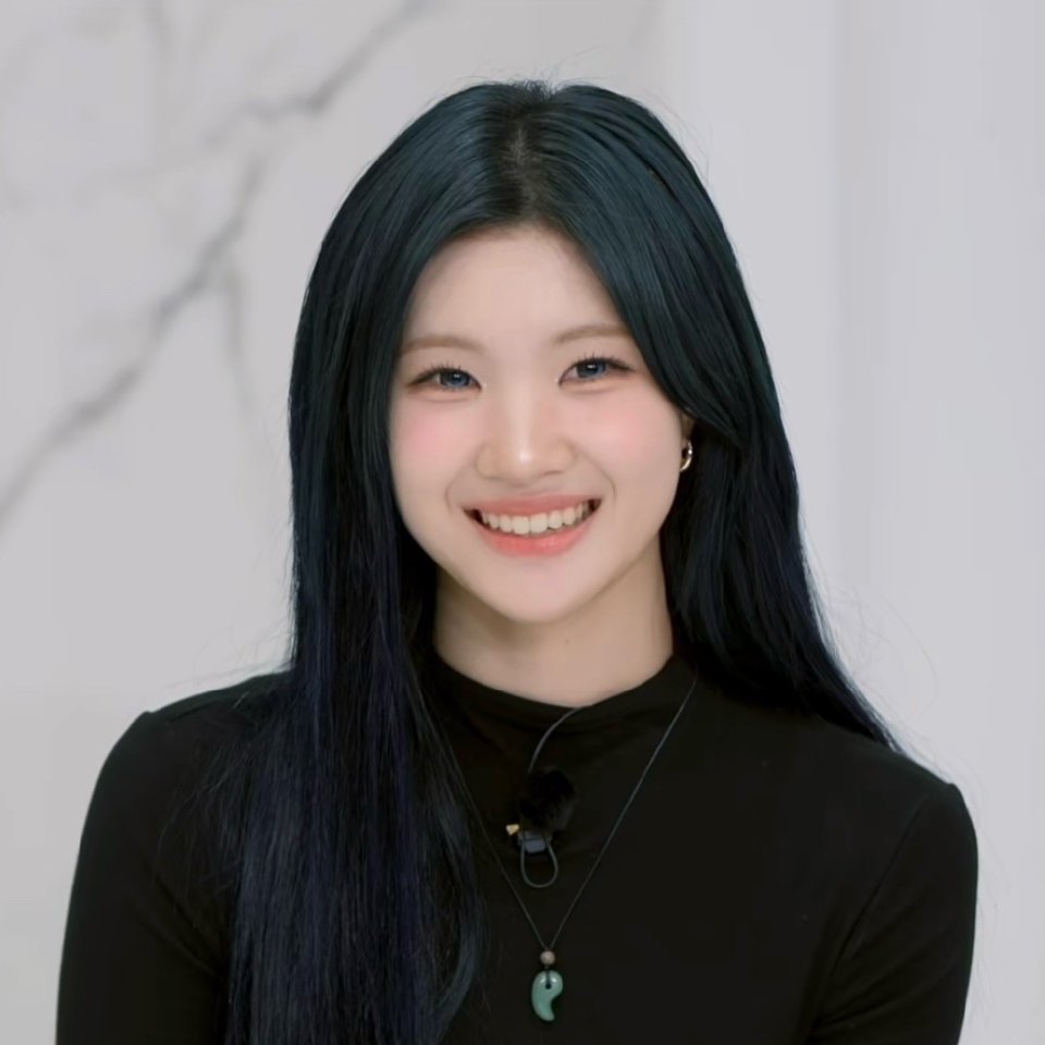 笑起来特别苏啊……