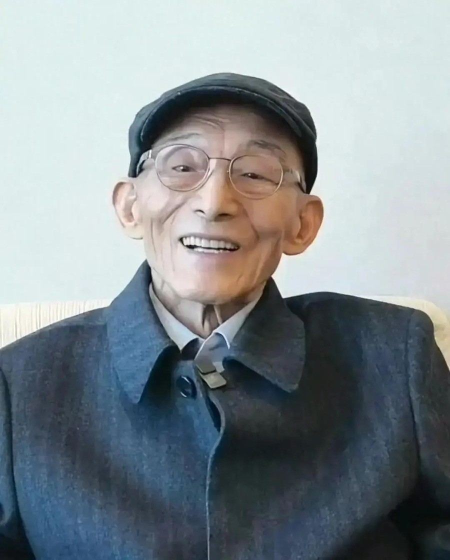 93岁游本昌睡梦中走了，最后一句“我很舒服”，但你知道他90岁演爷叔时是吸着氧气罐进片场的吗？女儿游