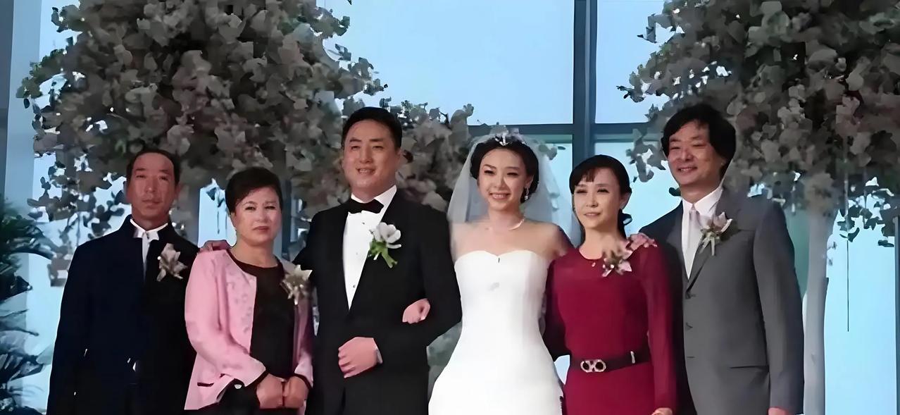 时光荏苒，濮存昕女儿濮方结婚已走过13个年头，想当年，她不顾外界眼光，带着50万