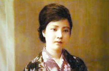 1928年，日本富家女不顾家族反对，与中国的数学家结婚，成就了一段跨国爱情。然而