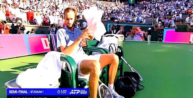 谢天谢地，决赛终于不是那两个人了。2026赛季，世界第一阿尔卡拉斯简直是开挂