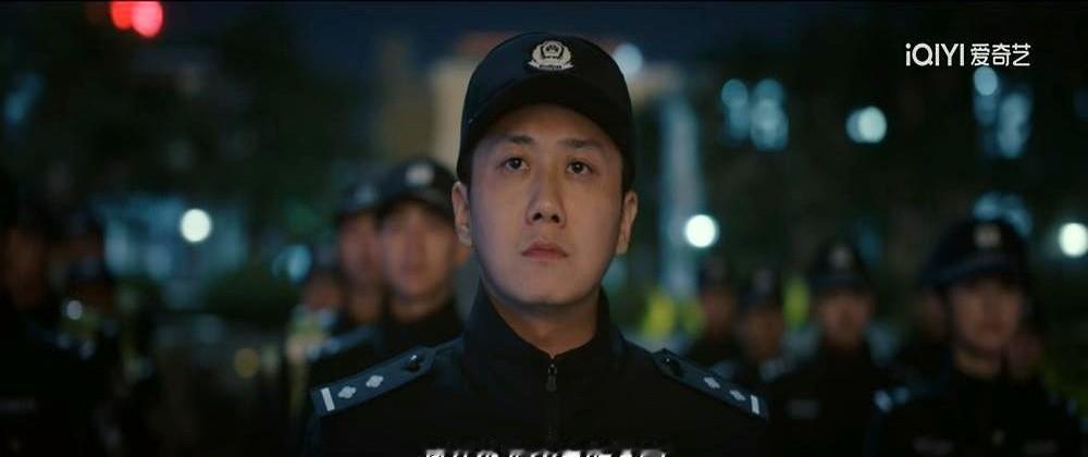 躺赢的“神探”，到底能走多远？最近热播的《低智商犯罪》，王骁演的张一昂真是个