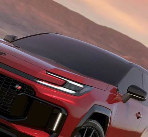 全新丰田RAV4来了，提供三种前脸风格、三种动力，红色是GRSport套件版，