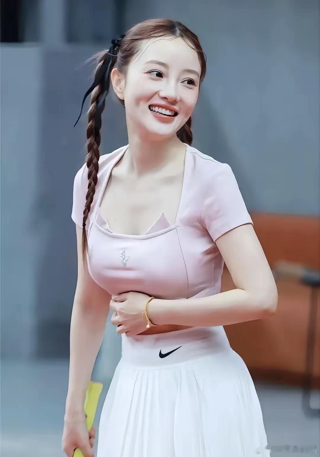 扒一扒甜馨妈妈的感情过往，才惊奇的发现小璐动心最早的人不是贾乃亮，也不是蒲巴甲，