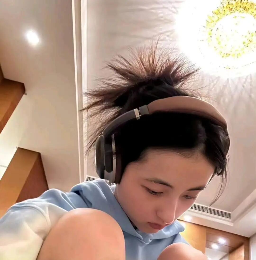 𝑾𝒆𝑪𝒉𝒂𝒕头像｜张子枫张子枫头像～