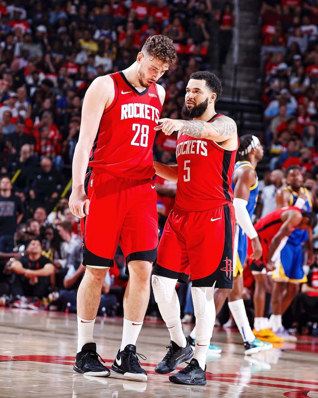 范弗利特在《Club520》节目中谈到了申京和约基奇。范弗利特表示：“比较这两个