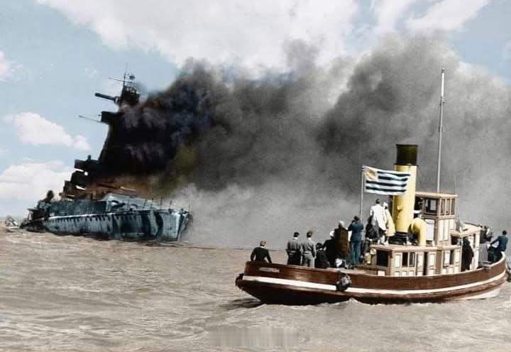 1939年12月17日，在拉普拉塔河战役之后，德国海军袖珍战列舰格拉夫·施佩号在