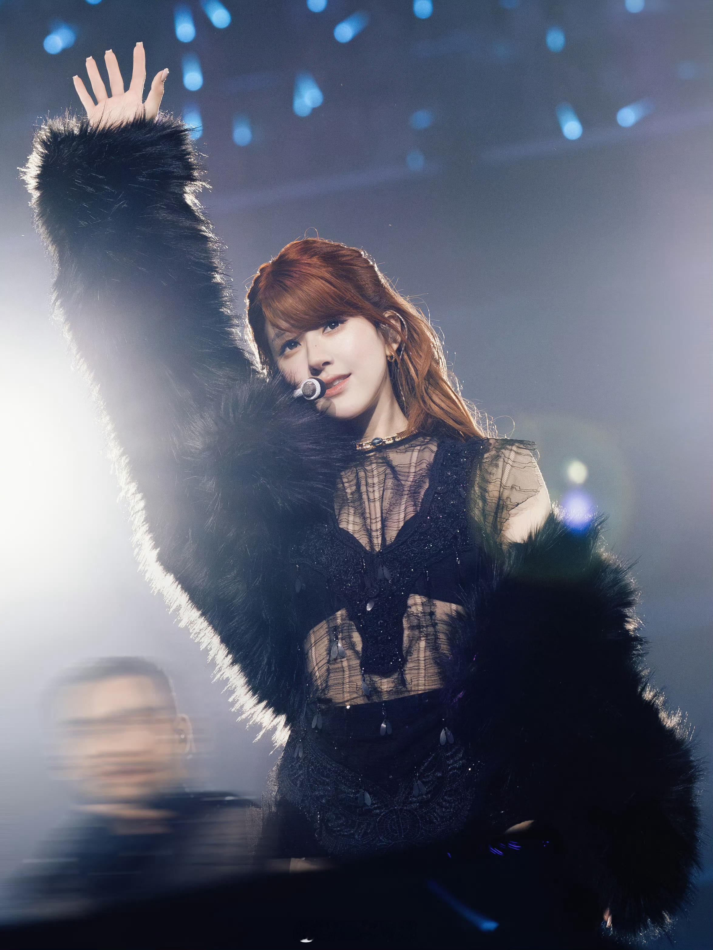 赵露思工作室官方出图，生日快乐！​​​