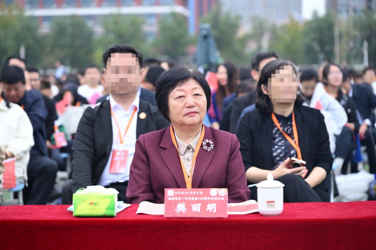 山东大学的前校长樊丽明，原来是山东聊城市高唐县第一中学的校友。前几天参加高唐