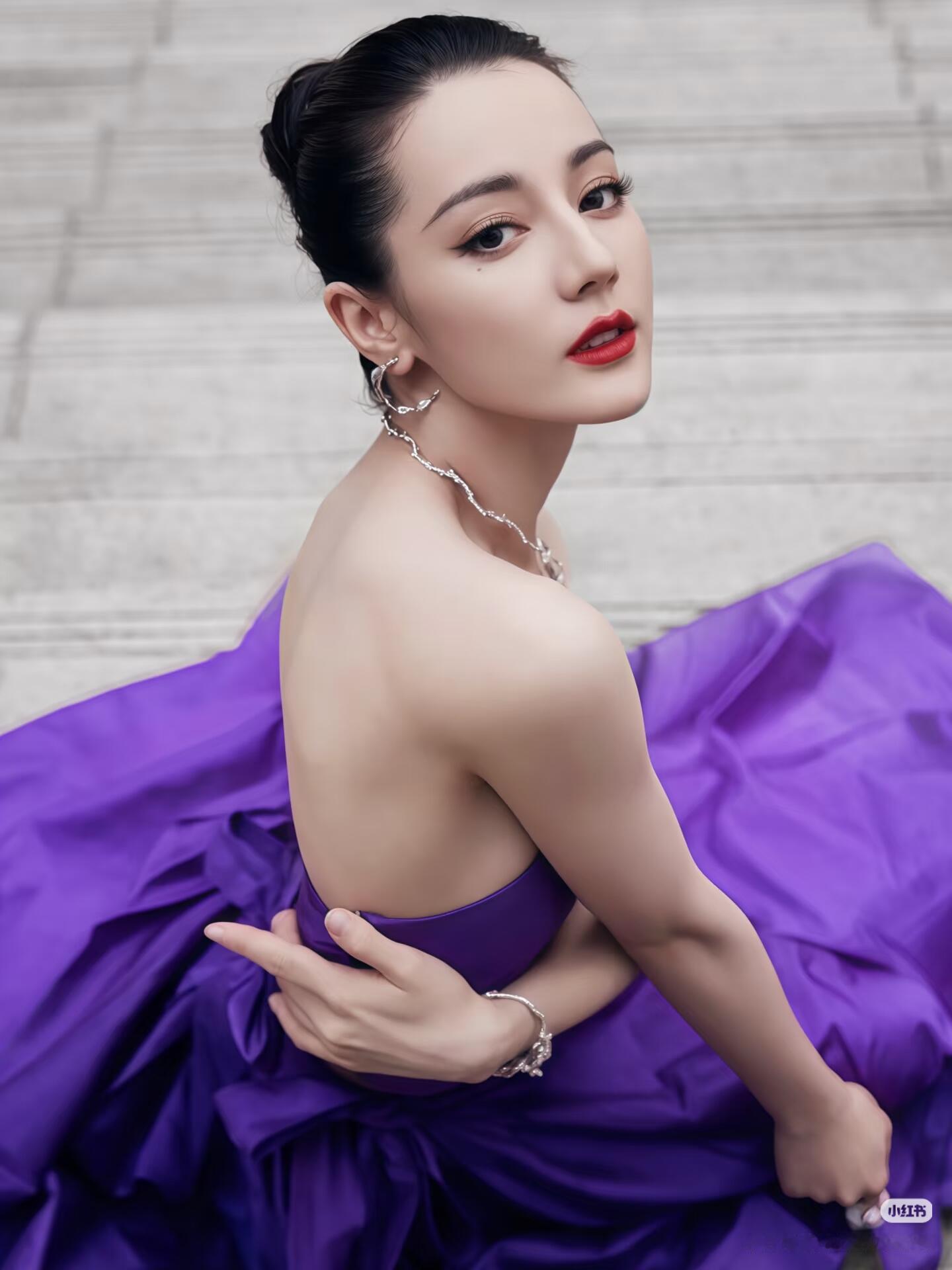 在绝对美貌面前压根不畏惧贴头皮和大光明迪丽热巴卫蓝|迪丽热巴张碧晨之前综艺