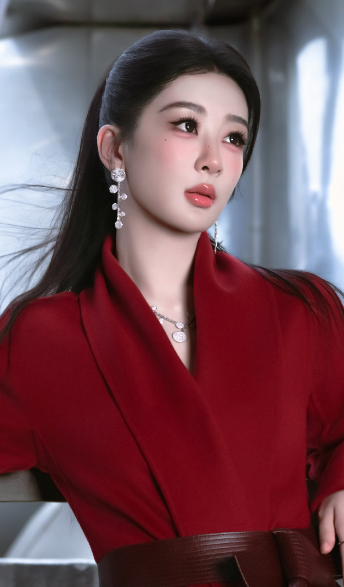 杨紫玉兰花开君再来💜杨紫董竹君月亮是夜晚第二美好的东西，第一是你杨紫🔸