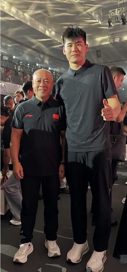 这是塔努不愿意接受，或不愿意看到广东队的好，也就是羡慕嫉妒恨咯[捂脸哭]用1千万