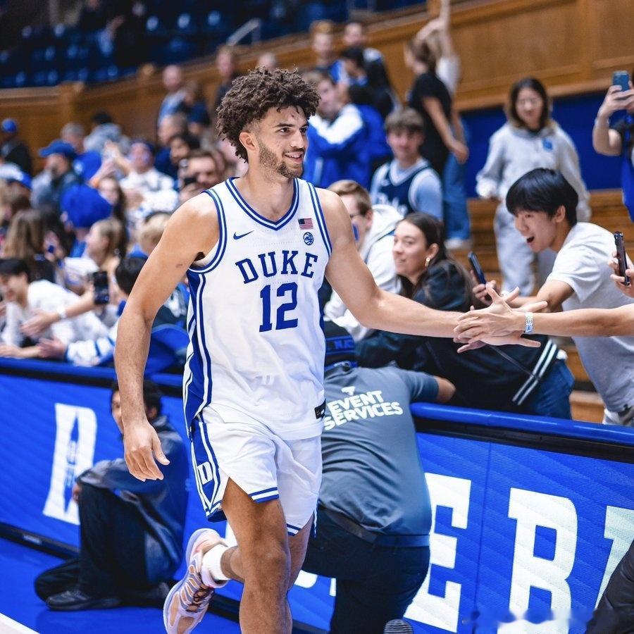 NBA2026nba选秀据NBA记者布雷特·西格尔透露，灰熊队几乎不可能变动自