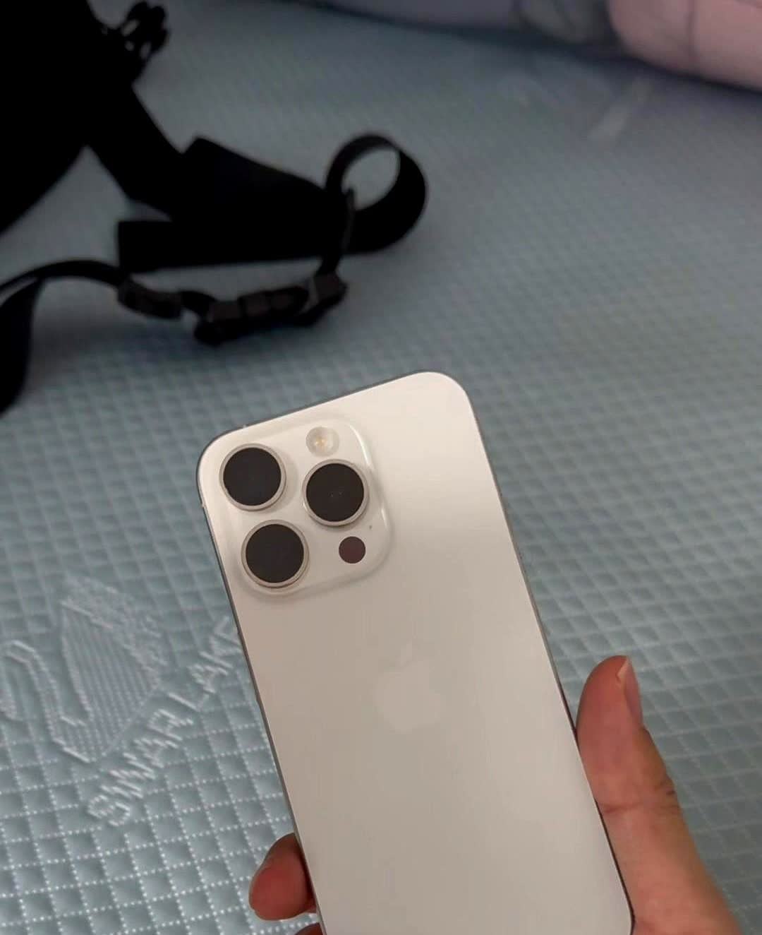 iOS26已经推送了，我是早上凌晨的时候，4点多将近5点钟的时候才推送的。
