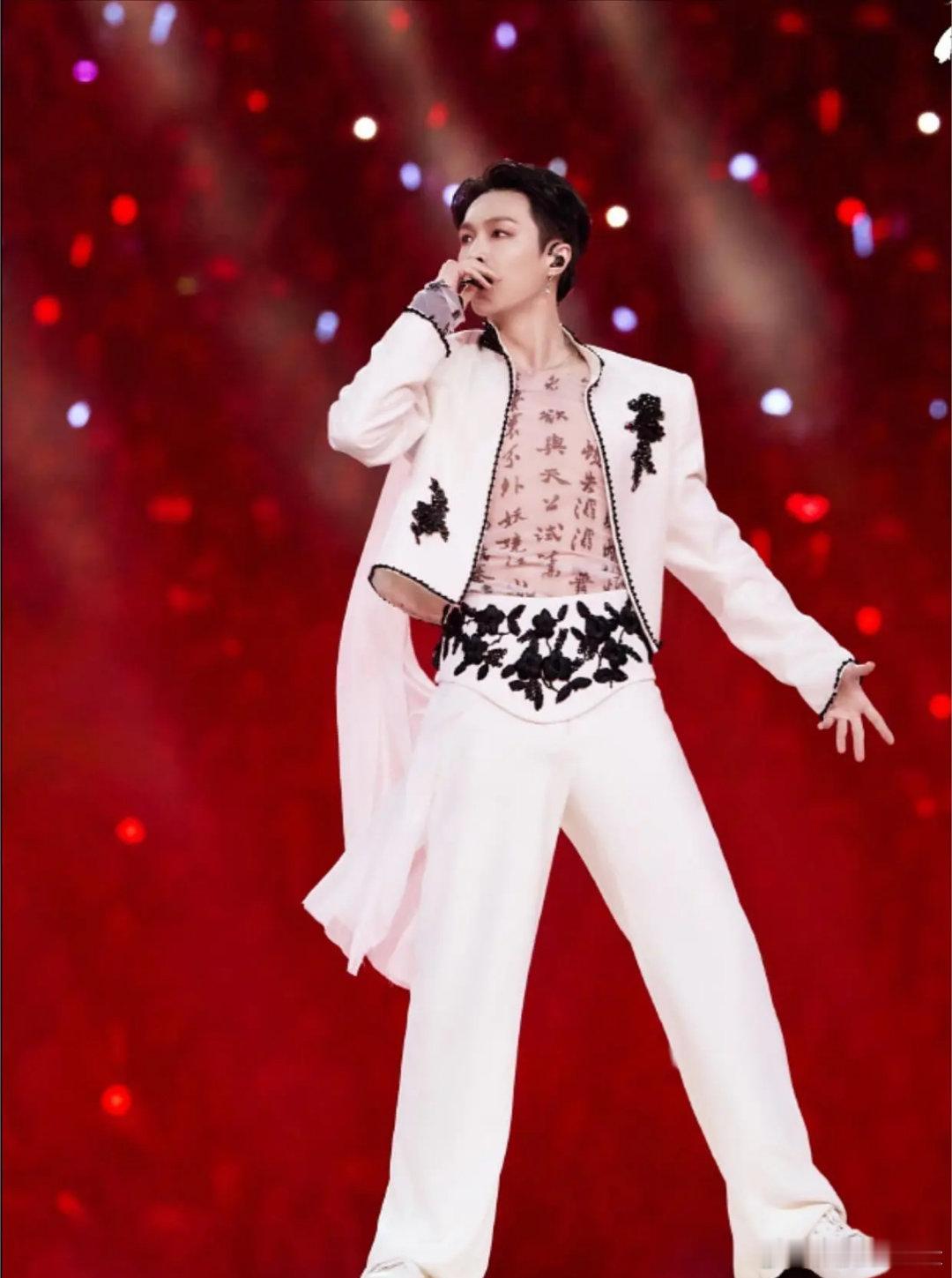 张艺兴小家为主顶流豪宅里藏着