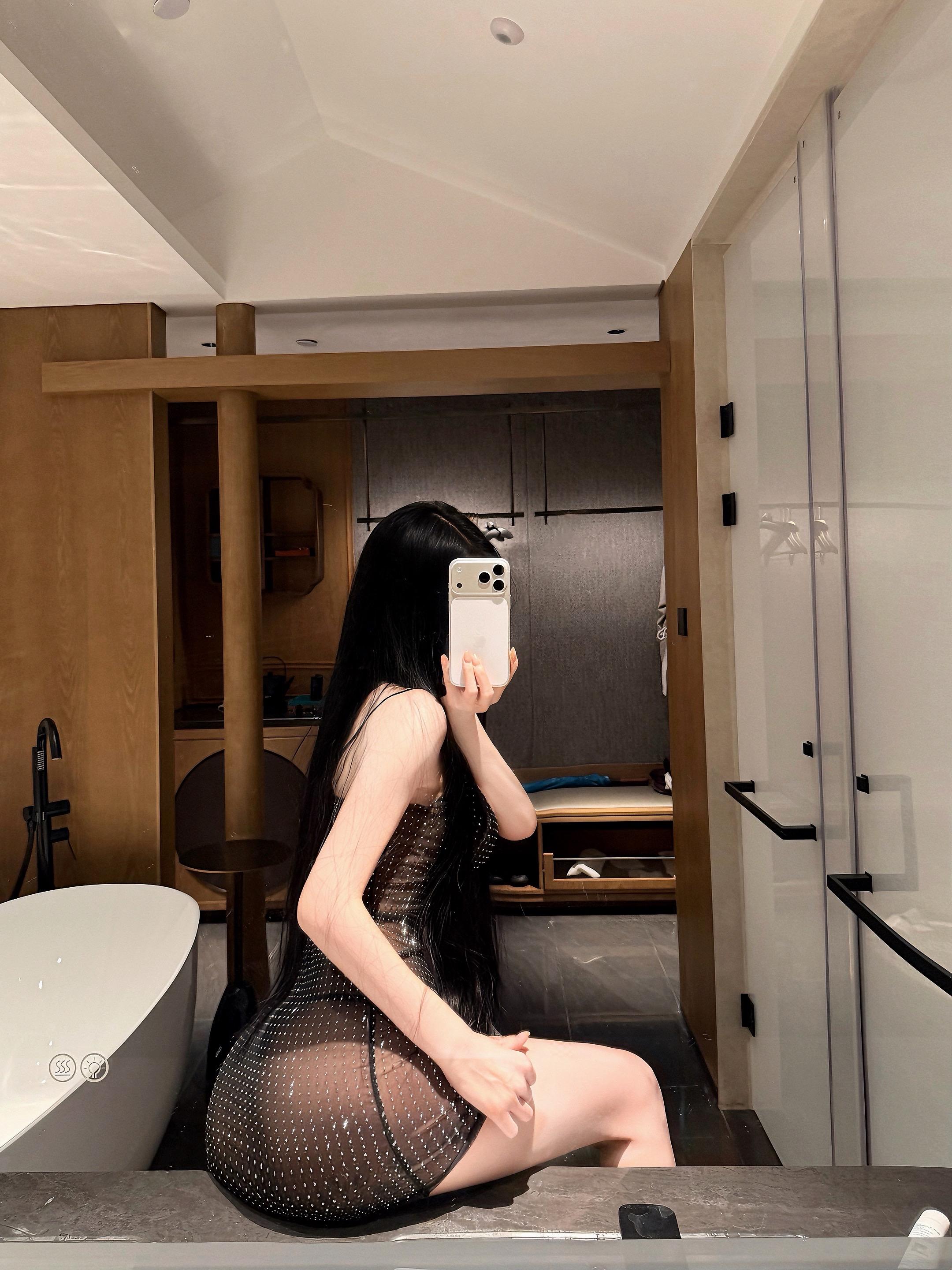 疯子就适合和疯子恋爱。