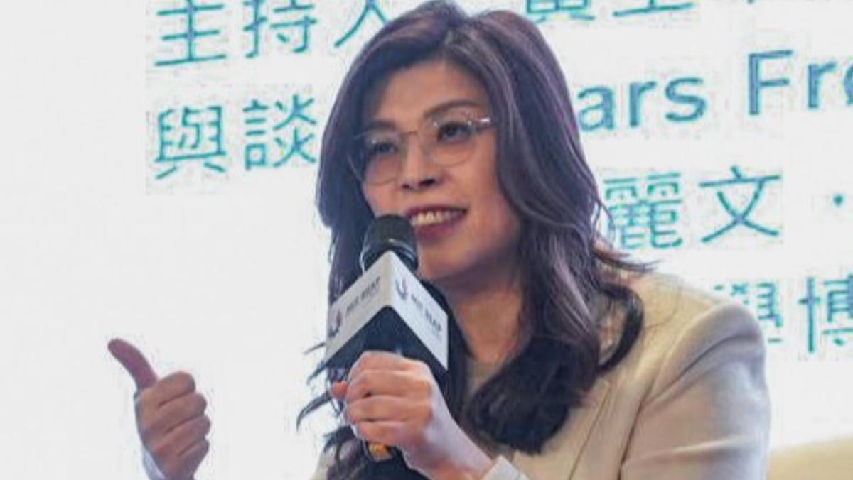 郑丽文近日接受美国《时代》周刊采访时表示，两岸任何重大改变都须尊重台湾人利益与意