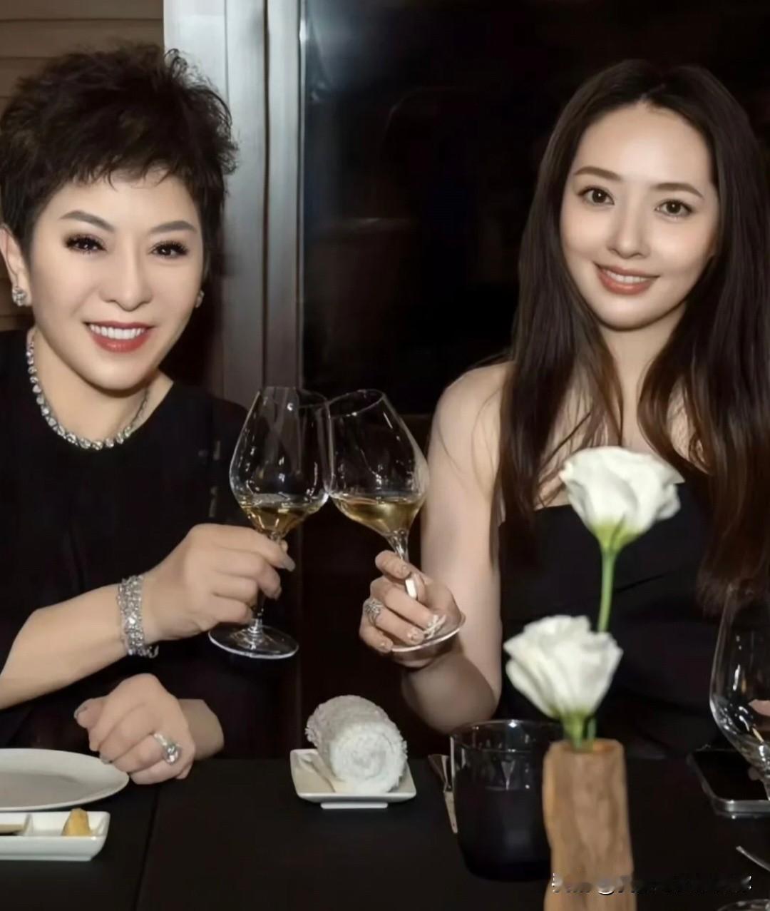 郭碧婷的豪门账本彻底捂不住了!谁能想到,郭爸爸晒出的一张医院预约单和一碗卤肉