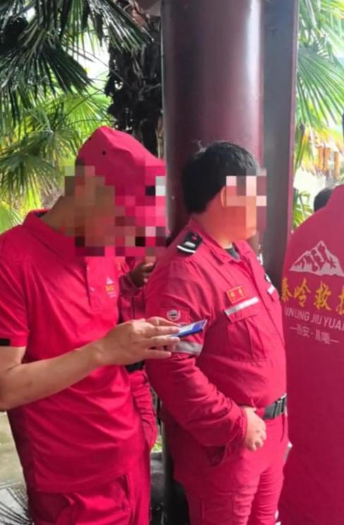 两驴友穿越秦岭遇难，一家属起诉公益救援队！难道救援队做错了？公益救援队是接到当地