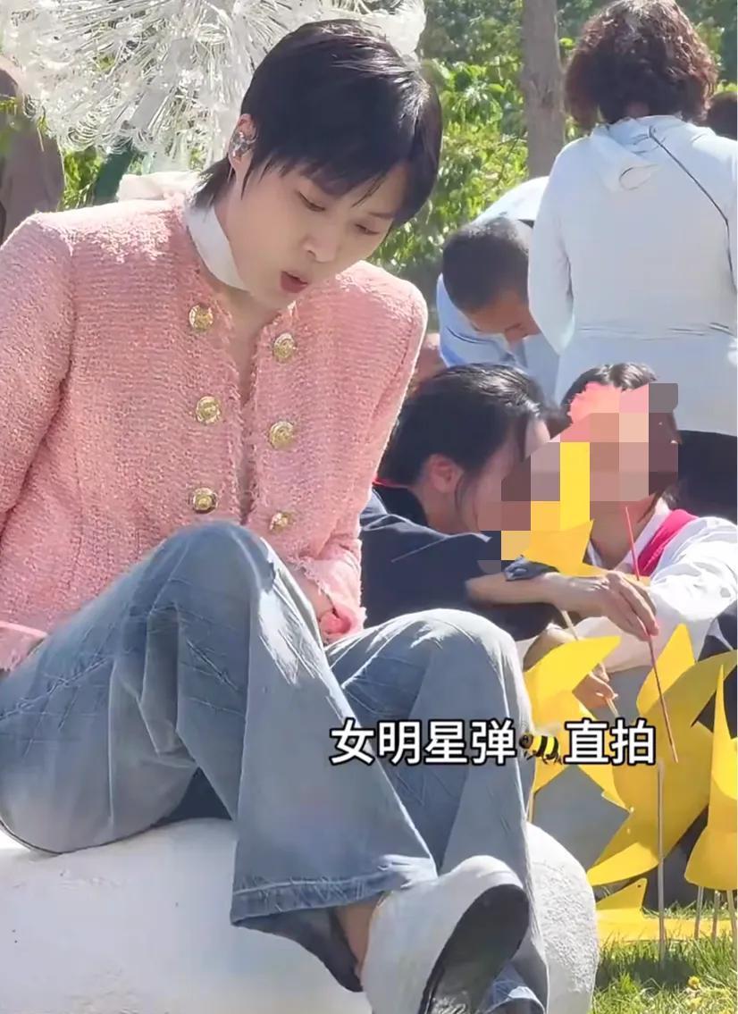 李宇春央视五一晚会录制路透曝光，粉色穿搭引热议五一小长假开启，央视五一晚会火热