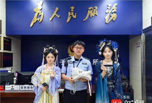汉服证件照能做身份证照吗？公安回应来了。近日，一张汉服身份证走红网络，有不少年轻