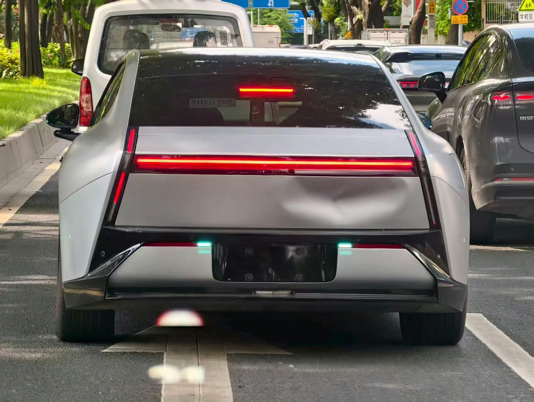 小鹏的车，为何都[捂脸哭][捂脸哭][捂脸哭]​​​