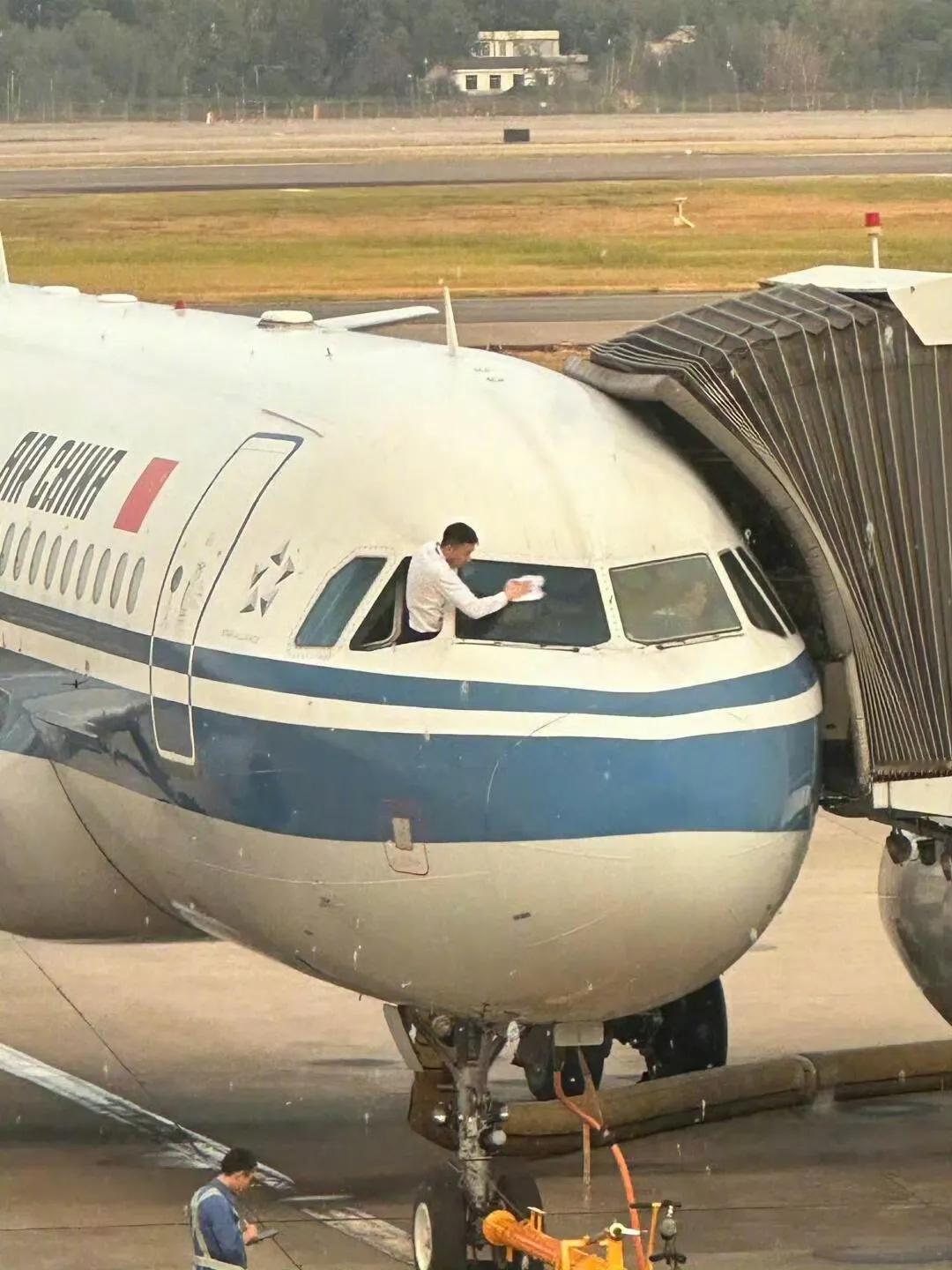 雨刮器都没有，不买了……