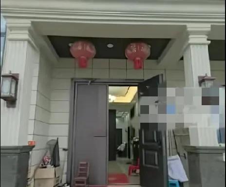 6月17日，湖北一男子之前花了200万给父母在农村建房，想让父母晚年享享清福，没