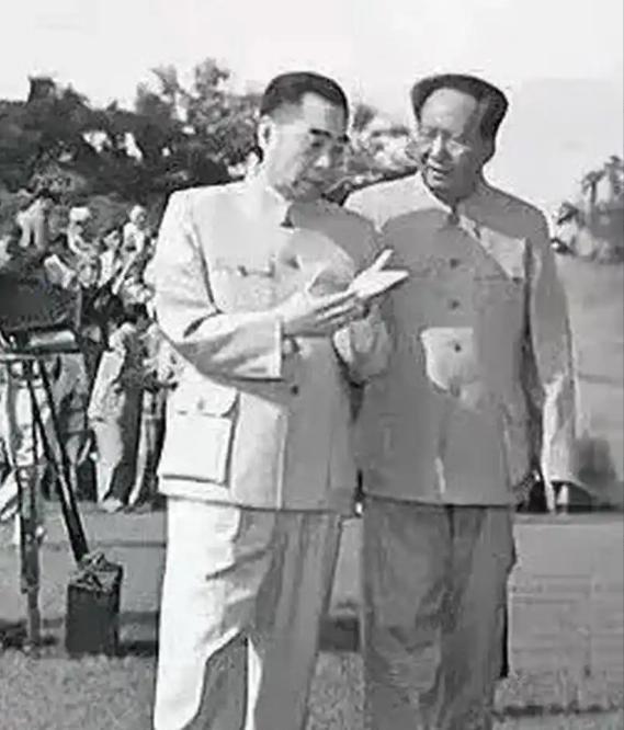 1960年，得知毛主席7个月没吃一口猪肉后，宋庆龄从上海赶到北京给毛主席送来一篓