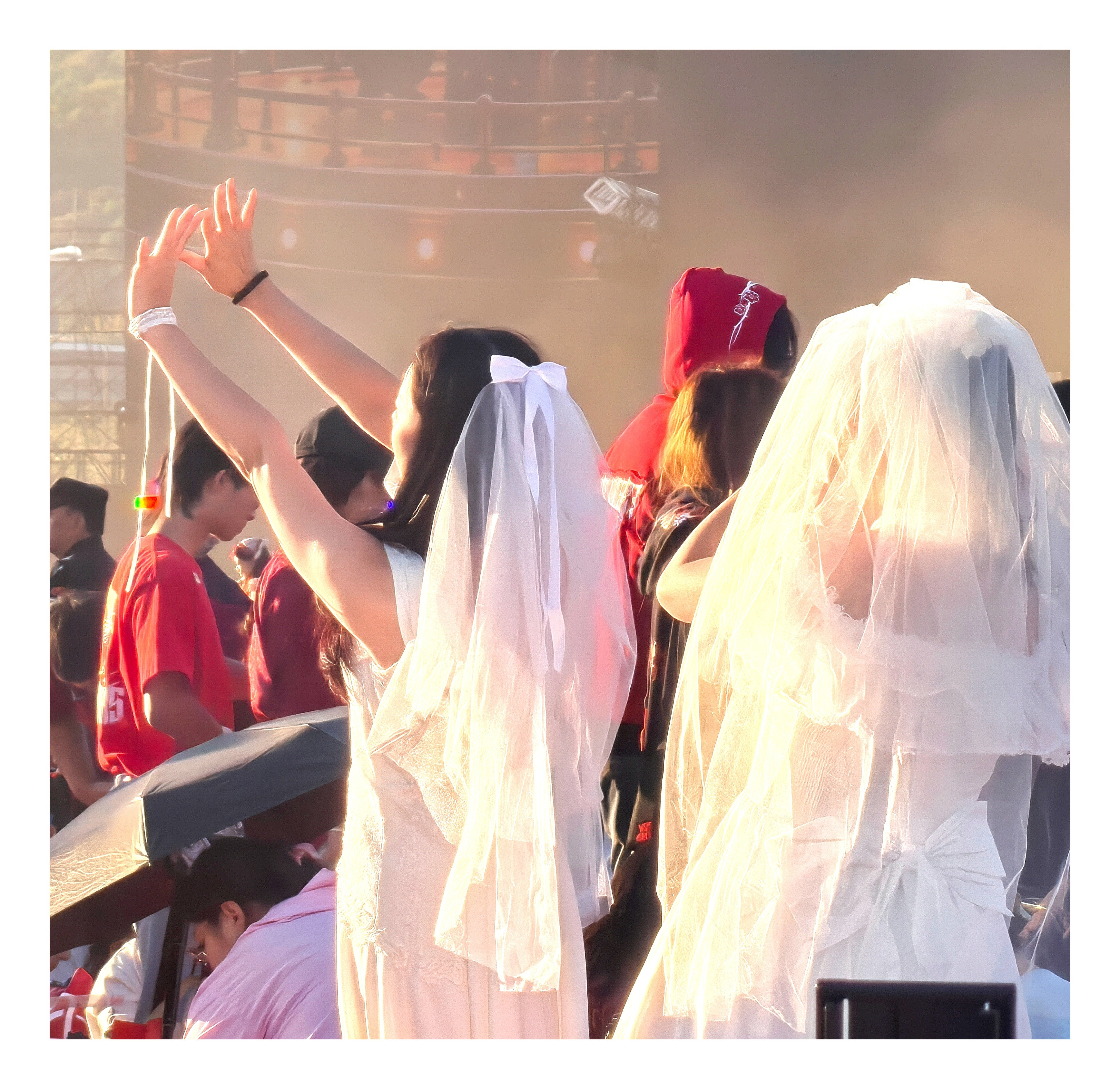 华晨宇我们的乌托邦乐园很美。华晨宇华晨宇火星演唱会华晨宇